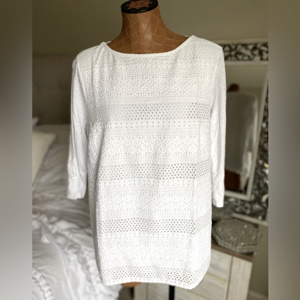 J Jill white front floral eyelet tunic with pleated back yoke size L